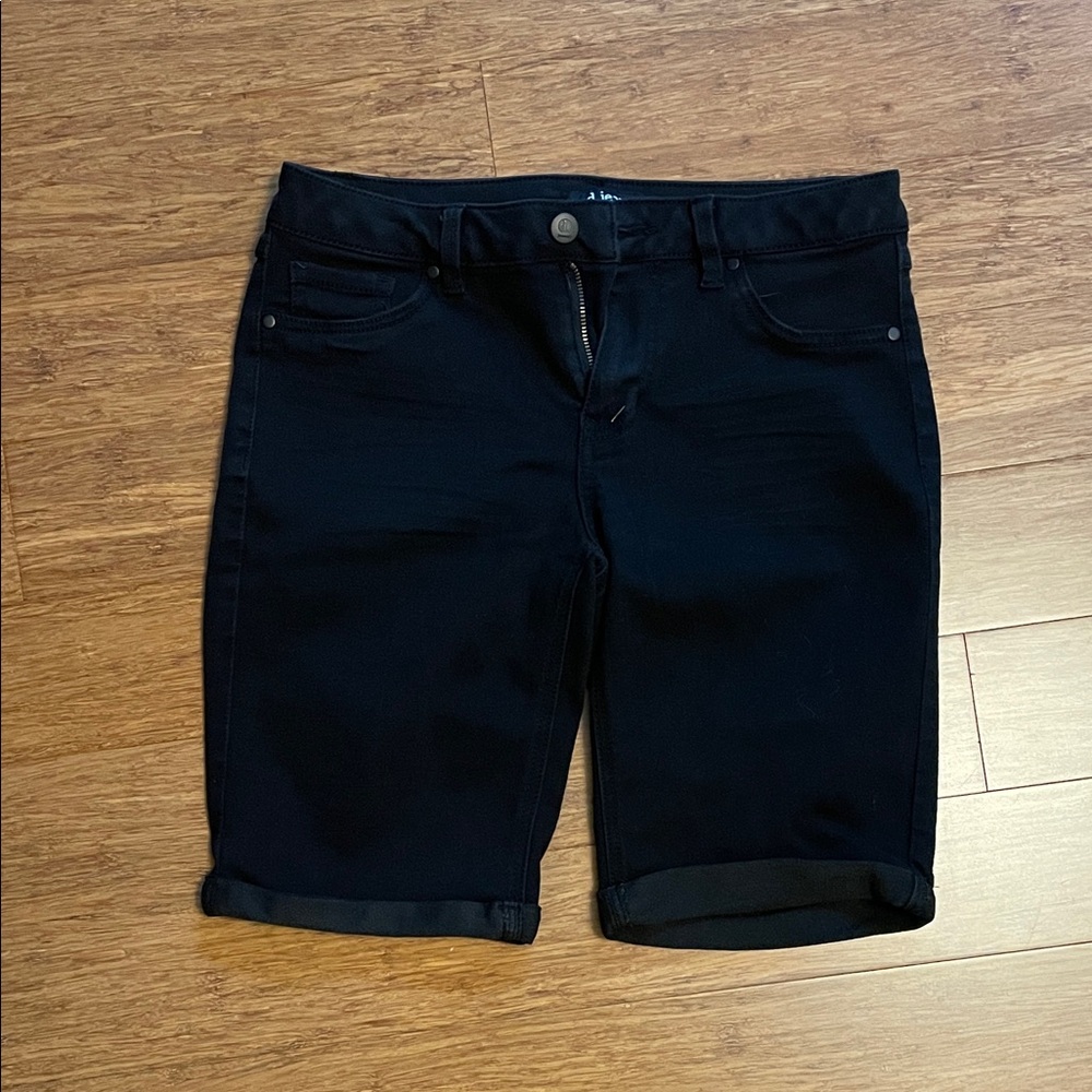 d. jeans Women's Black Bermuda Shorts
